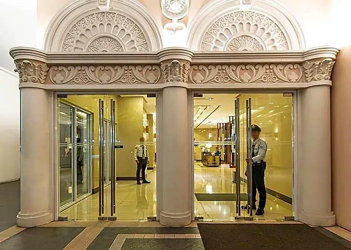 At Venice Mall, Near Airport, Bgc & Makati 5*