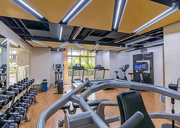 At Venice Mall, Near Airport, Bgc & Makati 5*
