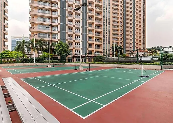 At Venice Mall, Near Airport, Bgc & Makati Отель