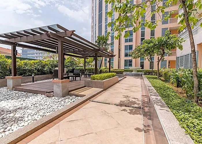 Отель At Venice Mall, Near Airport, Bgc & Makati Манила